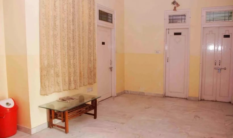 Common lobby seating area